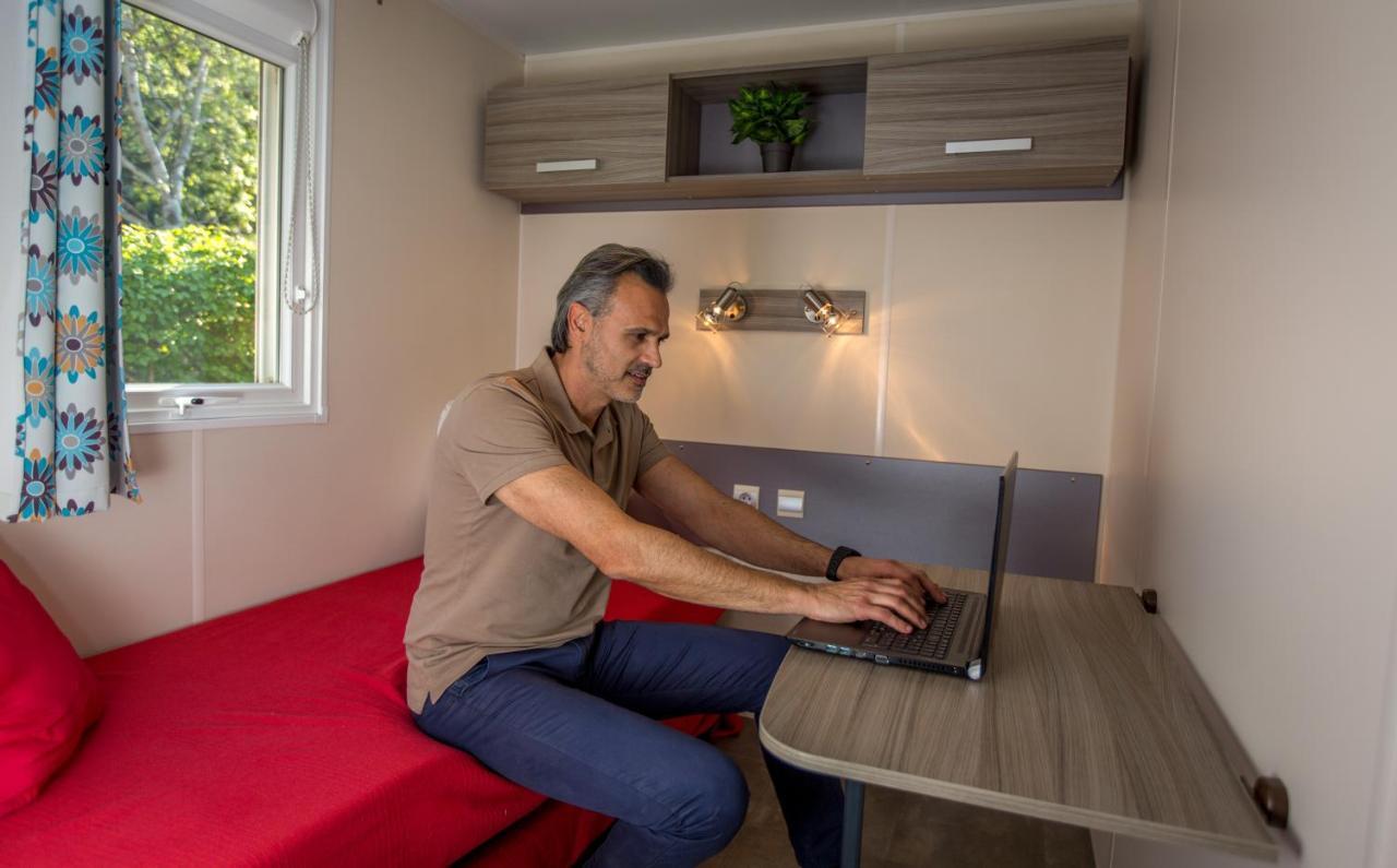 Camping Marina Plage Vitrolles  Exterior foto